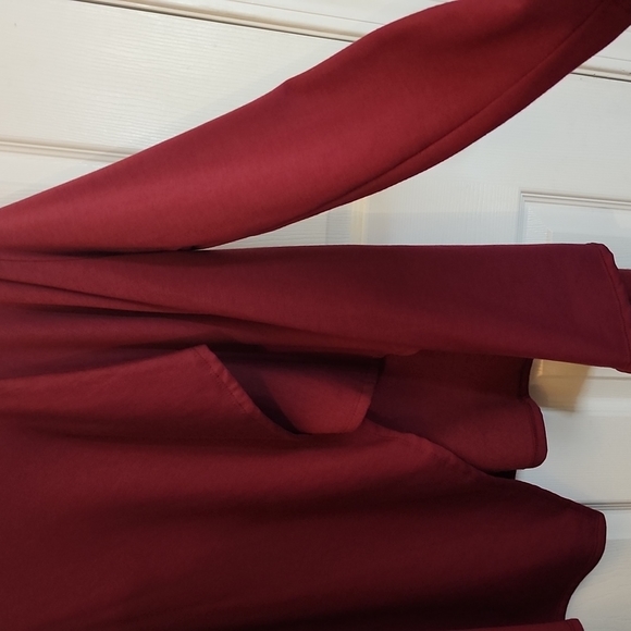 Bobeau sweater super soft, burgundy color size Medium - Picture 6 of 6